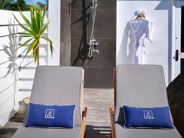 La terrasse de la chambre Front de Mer