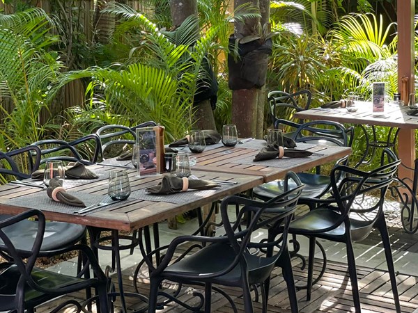 Le Poivrier, niché dans un écrin de végétation