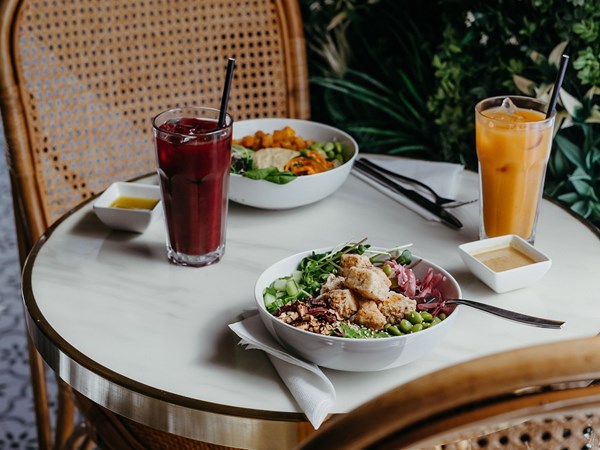 Brunch et déjeuner aux saveurs locales et internationales