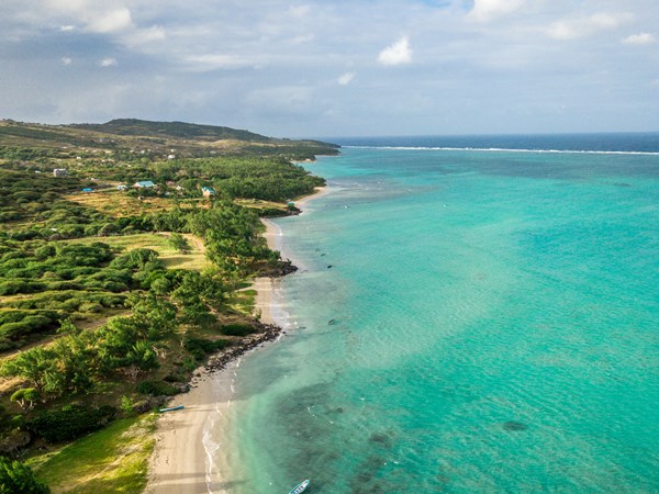 Plage turquoise aux allures de paradis