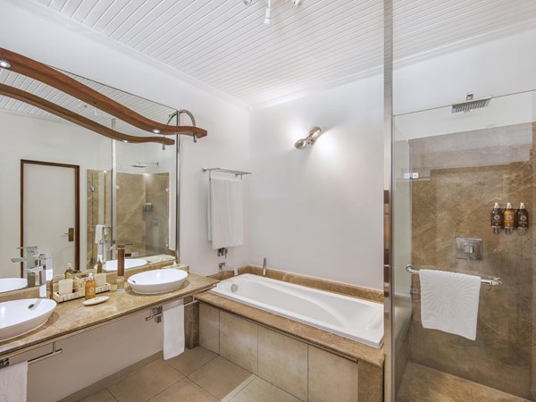 Salle de bain de la Superior Room