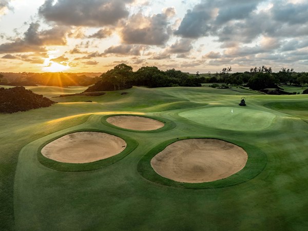Le Belle Mare Plage Links Golf Club au coucher du soleil