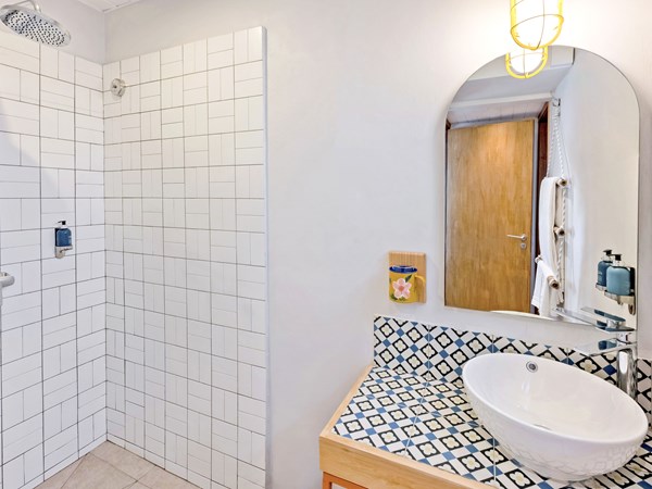 La salle d'eau de la Beach Villa 2 Bedrooms