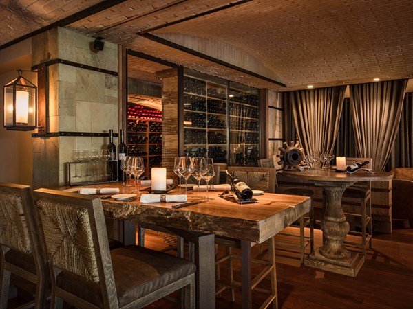 Une large sélection de vins au Blue Penny Cellar