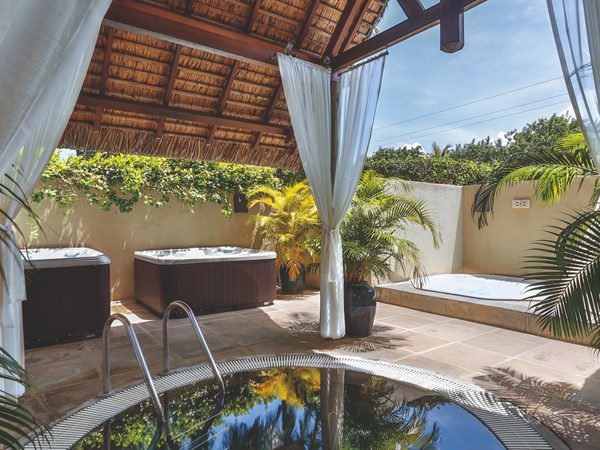 Profitez des jacuzzis du spa