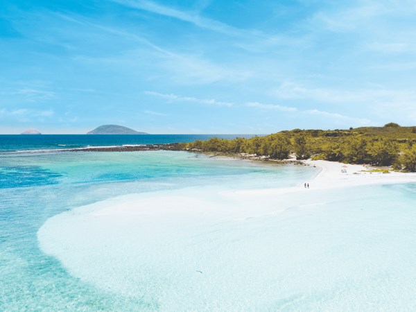 Eaux claires et sable blanc à l’îlot Gabriel