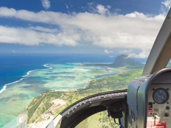 Le Morne et sa mythique cascade vue du ciel