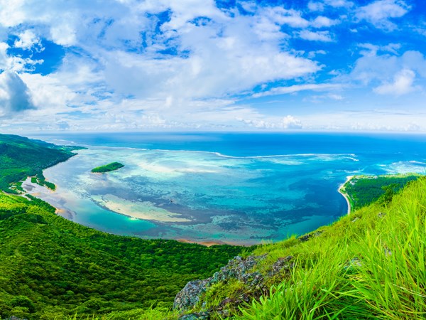 Randonnée ou survol : deux points de vue uniques