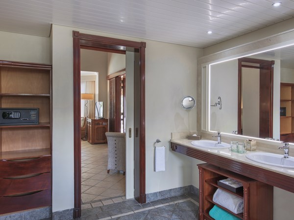 Salle de bain de la Junior Suite Beachfront