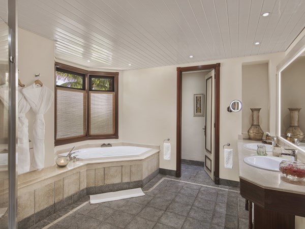 Salle de bain de la Senior Zen Suite Beachfront