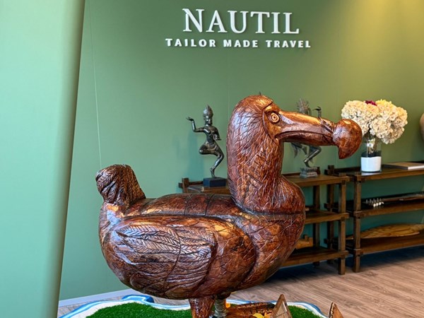 Le dodo sculpté rejoint les bureaux de Mauritius Travel