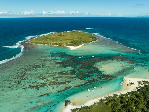 Cap sur l’île Plate et ses eaux claires