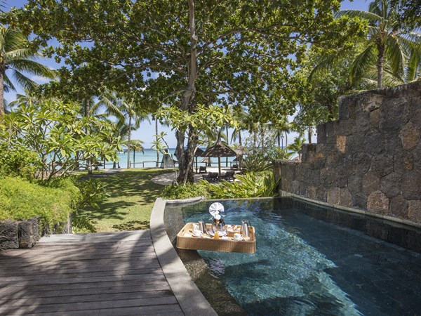 Terrasse de la Beach Front Senior Suite with pool