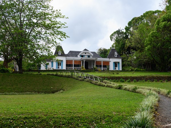 Vous atteindrez le Domaine des Aubineaux