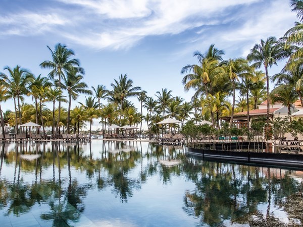 Séjournez au Mauricia Beachcomber Resort & Spa