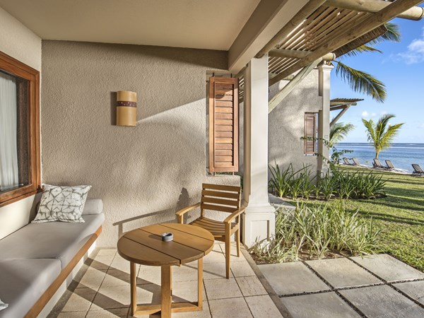 La terrasse de la Deluxe Beach Front Ground Floor
