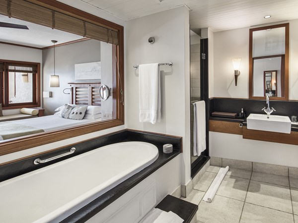 La salle de bain de la Deluxe Sea View