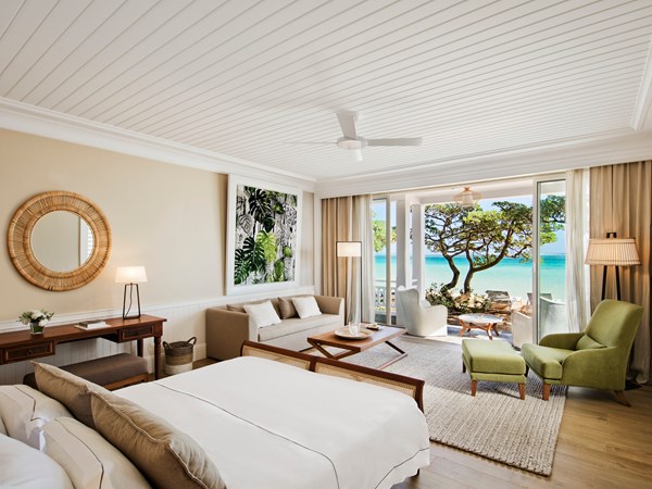 Deluxe Beachfront Suite