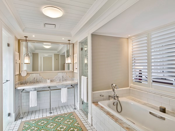 Salle de bain de la Deluxe Beachfront Suite
