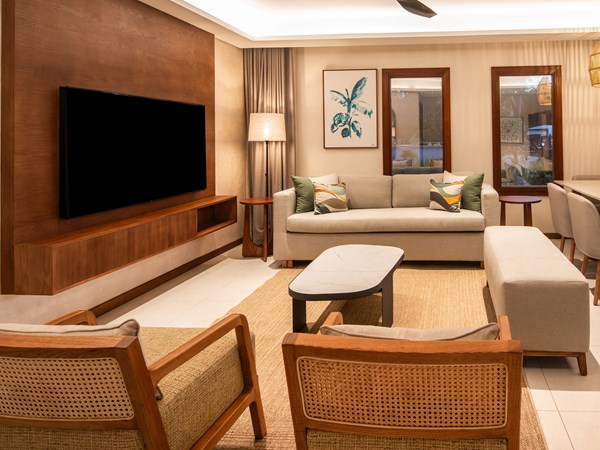 Senior Beachfront Family Suite