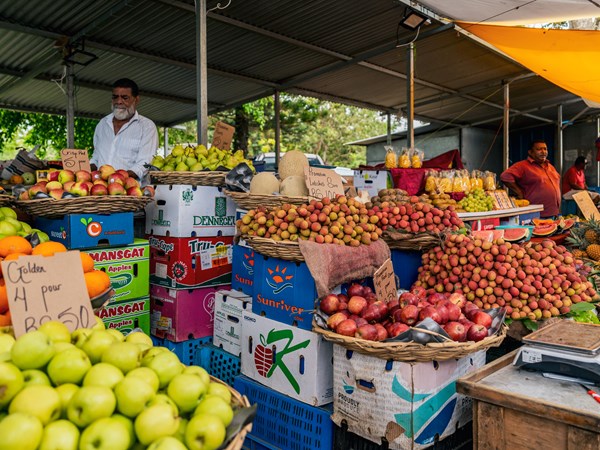 Fruits, légumes & traditions locales