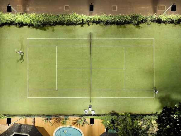 Le court de tennis
