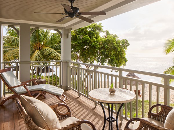 Peninsula Balcony Suite