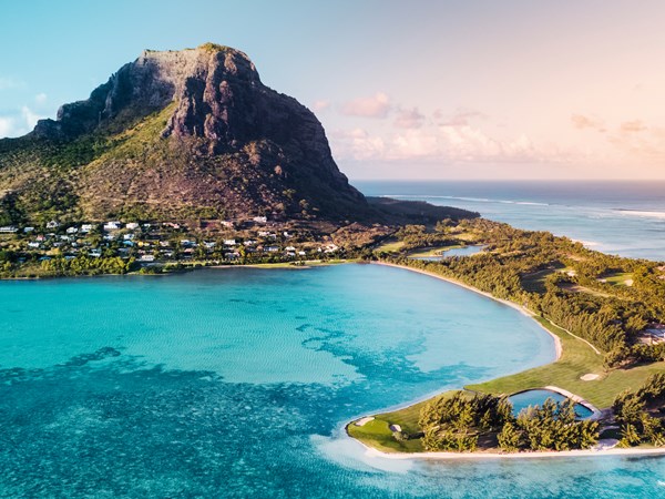 Paradis Beachcomber offre une situation idéale pour le kitesurf