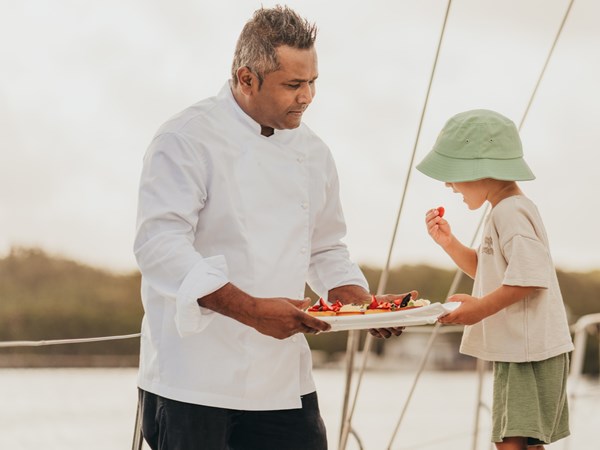 Profitez d'un apéritif à bord