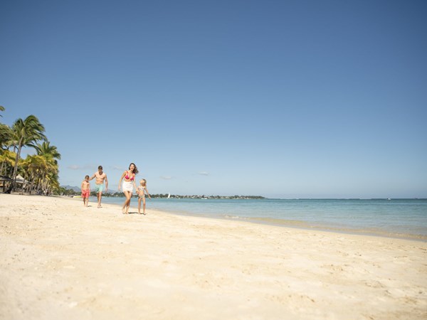 La plage spectaculaire du Trou aux Biches Beachcomber Golf Resort & Spa