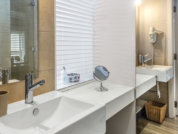 Salle de bain de la Chambre Couple Côté Piscine