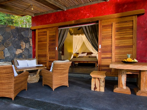 La terrasse de la Garden Pool Suite