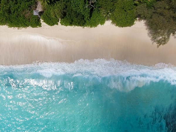 Une nature brute loin des plages aménagées