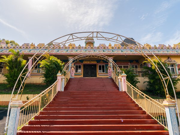 Des marches gravies en pèlerinage vers Murugan