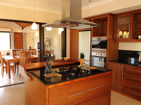 Une cuisine au design épuré et confort moderne