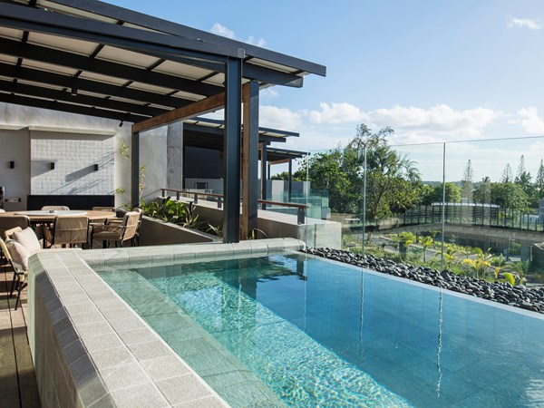 Penthouse LUX* avec Piscine