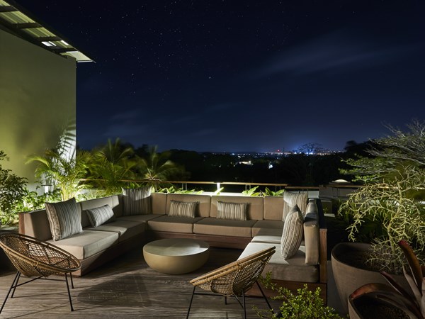 Terrasse du Penthouse LUX* avec Piscine