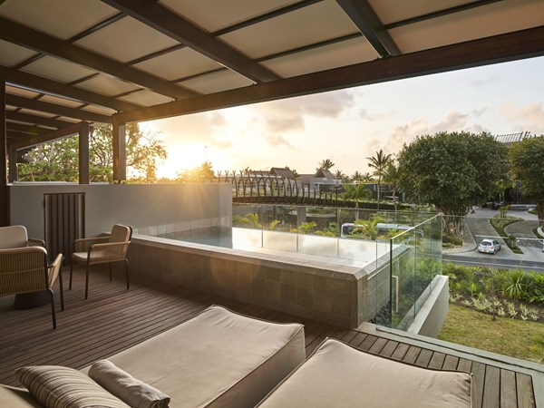 Terrasse de la Residence LUX* avec Piscine