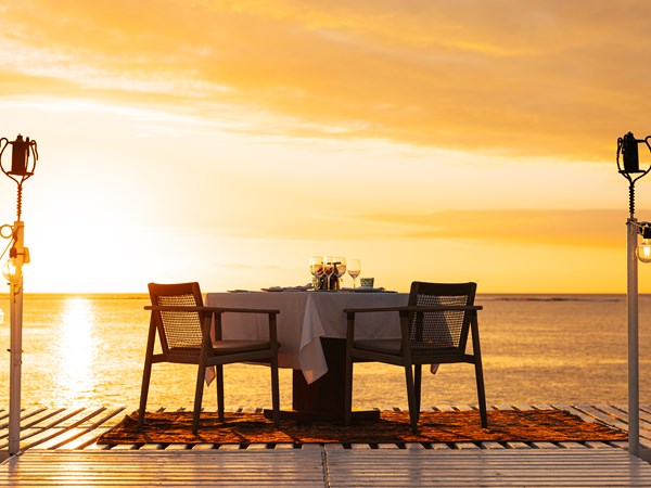 Somptueux dîner au coucher du soleil