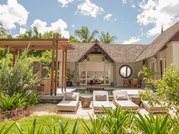 La piscine de la Family Luxury Suite Pool Villa
