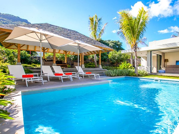 La piscine de la Villa Deluxe