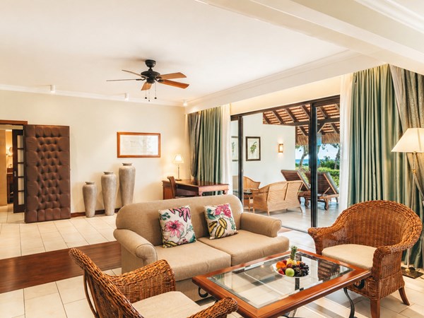 Salon de la Family Pool Suite