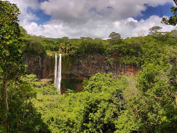 À deux pas, la sublime cascade Chamarel