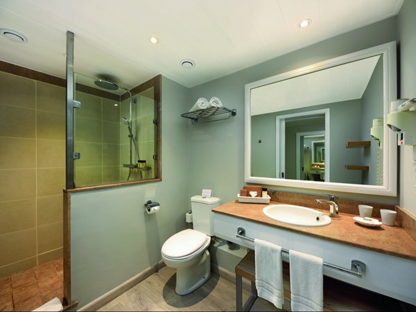 La salle de bain de la Standard Beachfront