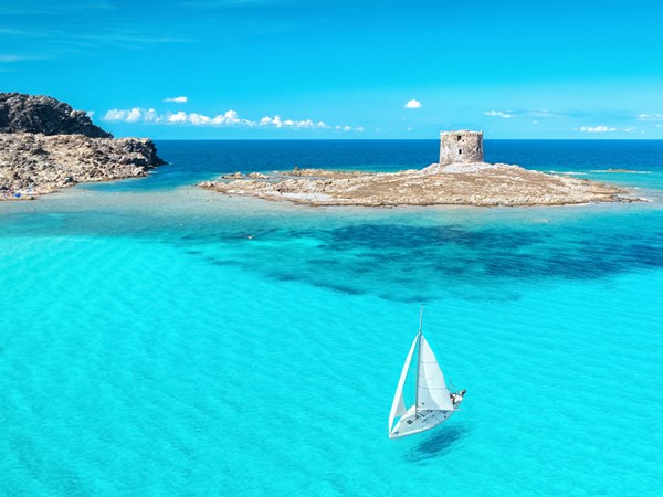 Explorez les eaux turquoise de la Sardaigne