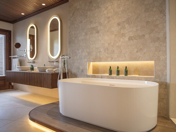 Salle de bain de la 2 Bedroom Senior Family Suite Beachfront