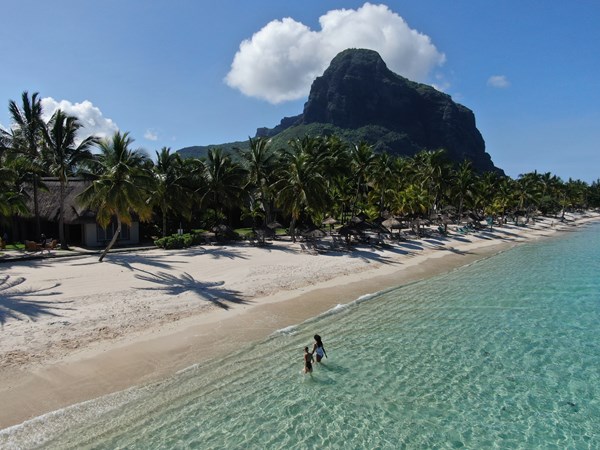 Posé au pied du Morne