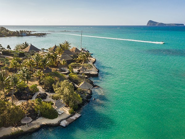 Niché face aux cinq îles du Nord