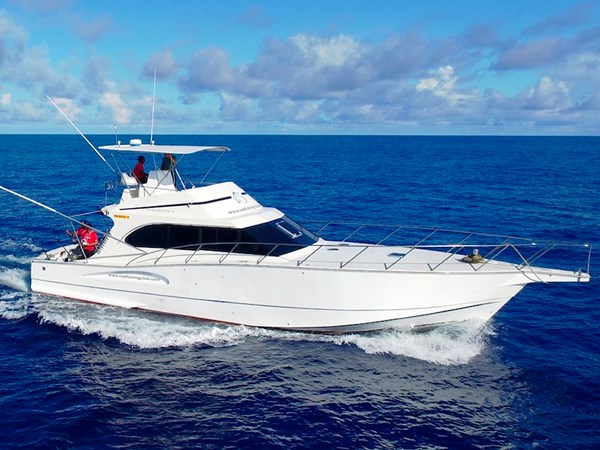 Le bateau pour les sorties pêche