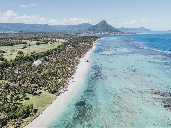 Niché au coeur d'une vaste cocoteraie
